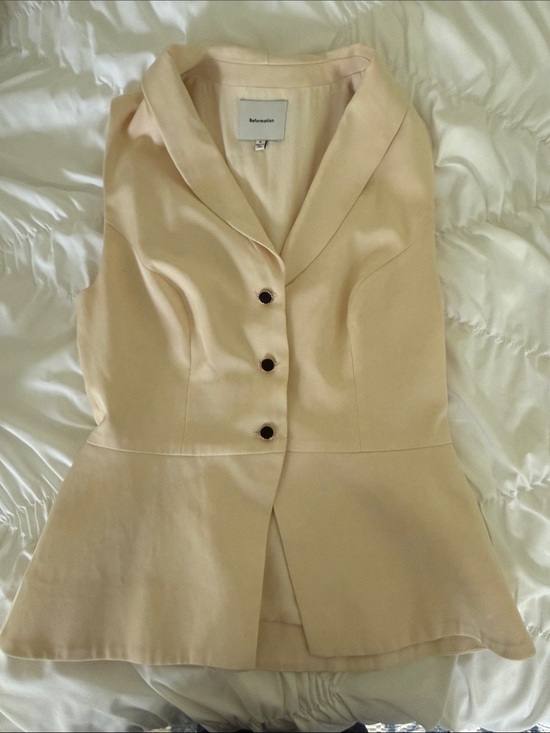 Reformation Jackets & Blazers - Reformation Pale Beige Sleeveless Peplum Blazer